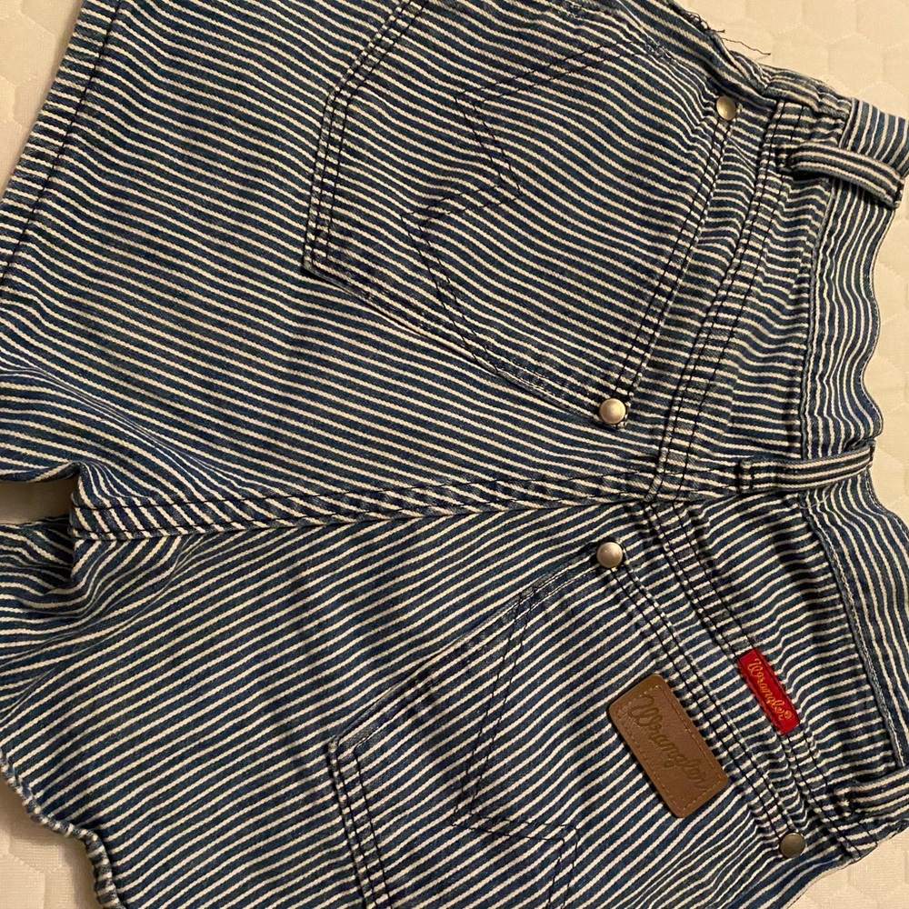 Wrangler blue striped shorts, women’s size 1,2